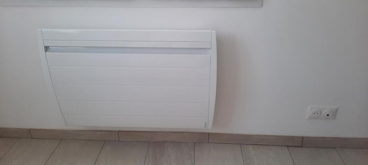 Studio Parking Gratuit Sur Place Claye Souilly Exterior foto